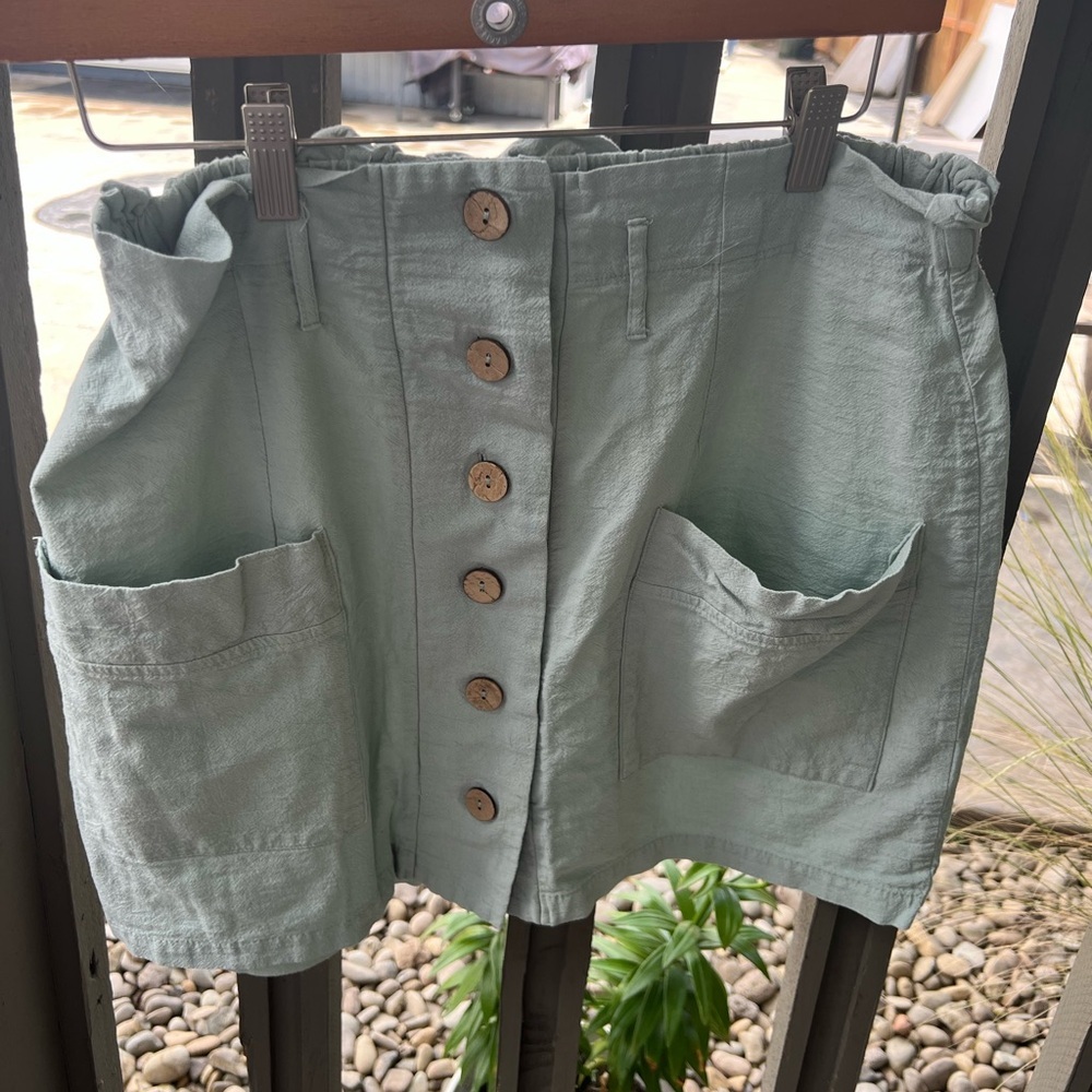 Hesperus size XL light green skirt - Picture 2 of 5